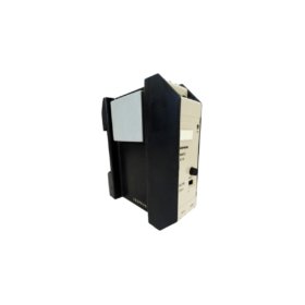 Siemens 6ES5931-7AA11 power supply module for SIMATIC systems. Converts AC line voltage to stable DC power for reliable operation of controller racks and I/O.